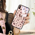 قاب موبایل آیفون پلنگ صورتی خرگوشی پشت گلس+بند ست - تصویر 8